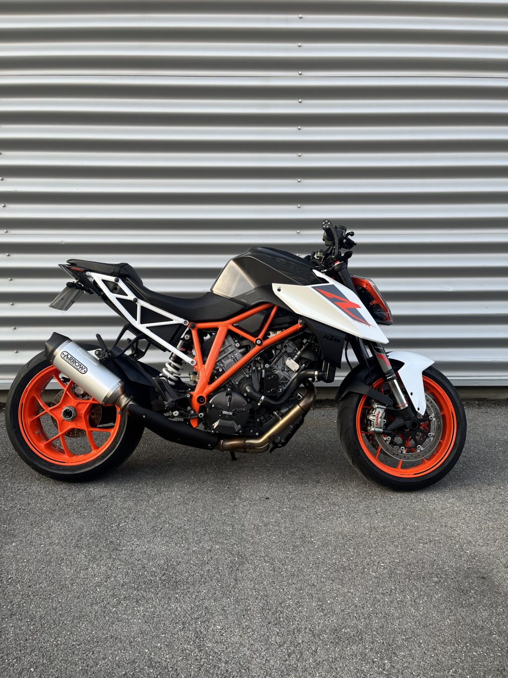 KTM 1290 SUPER DUKE R