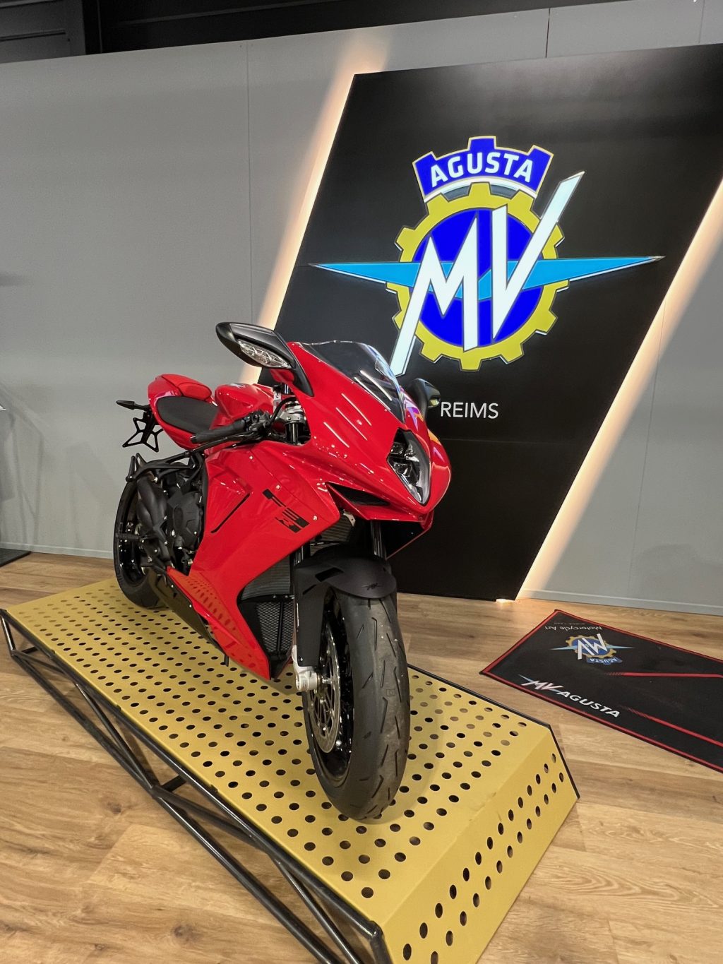 MV AGUSTA F3 800 R – Image 2