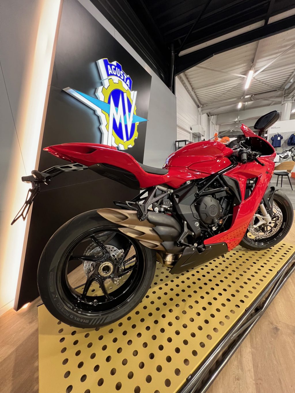 MV AGUSTA F3 800 R – Image 3