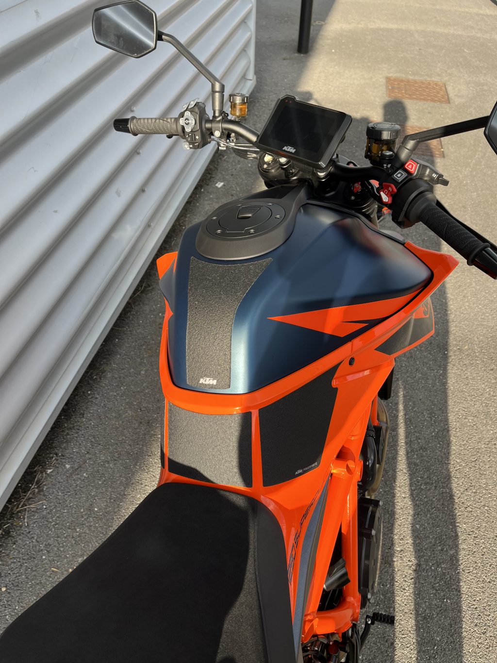 KTM 1290 SUPER DUKE R – Image 4