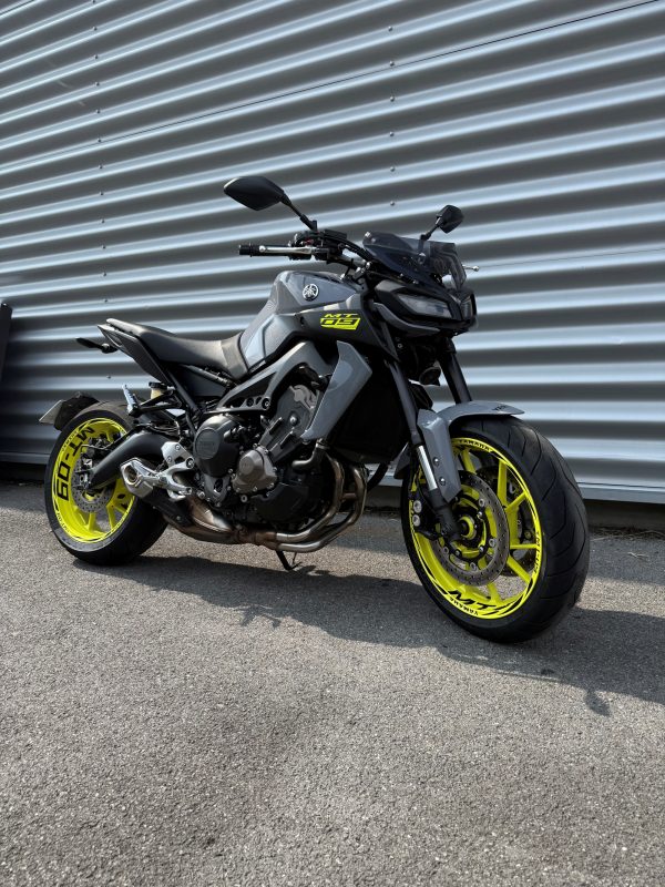 YAMAHA MT-09