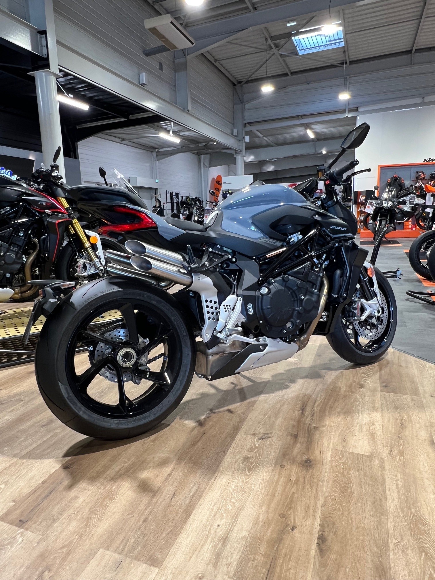 MV AGUSTA BRUTALE 1000 RS NEUVE – Image 3
