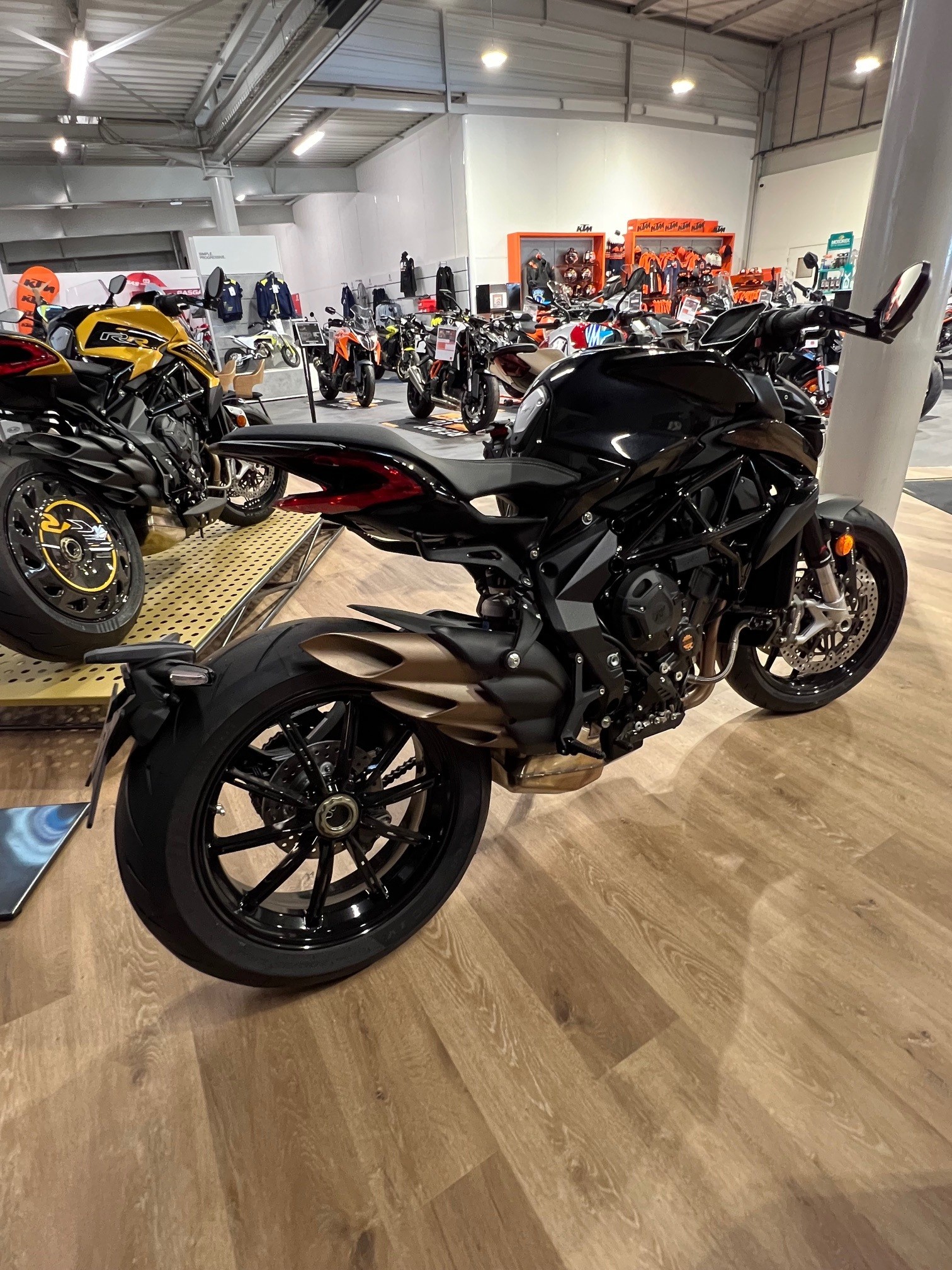 MV AGUSTA DRAGSTER R NEUVE – Image 3