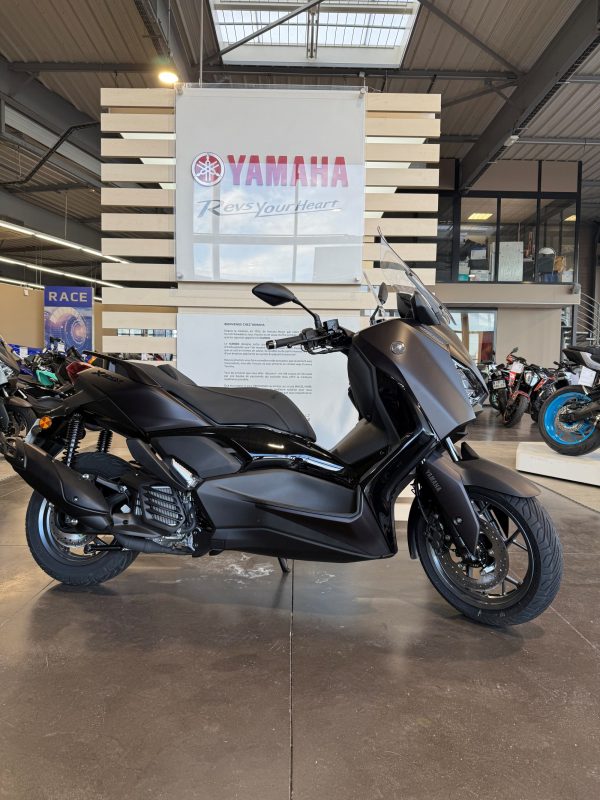YAMAHA XMAX 125 TECH MAX +