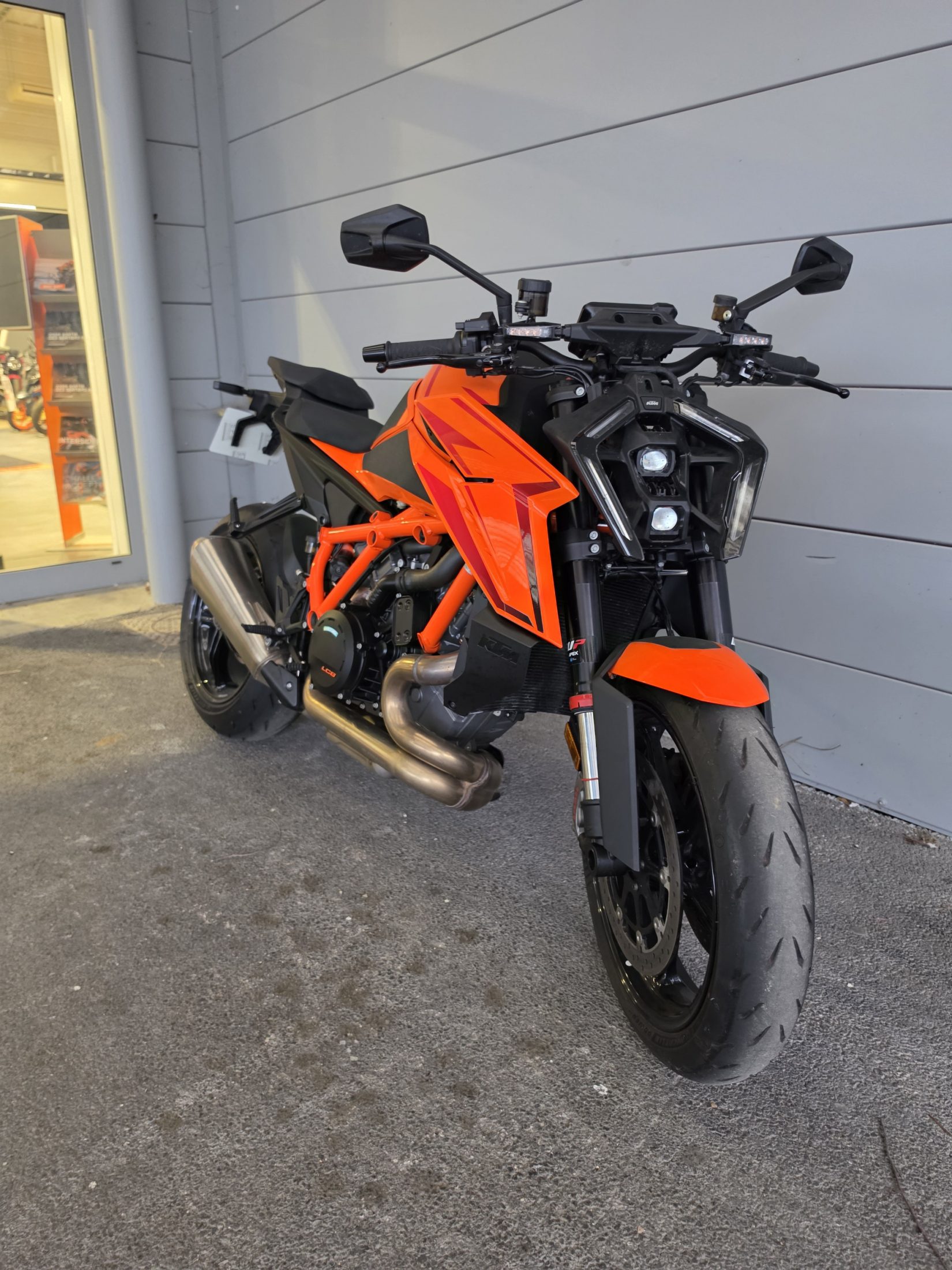 KTM 1390 SUPER DUKE R – Image 2