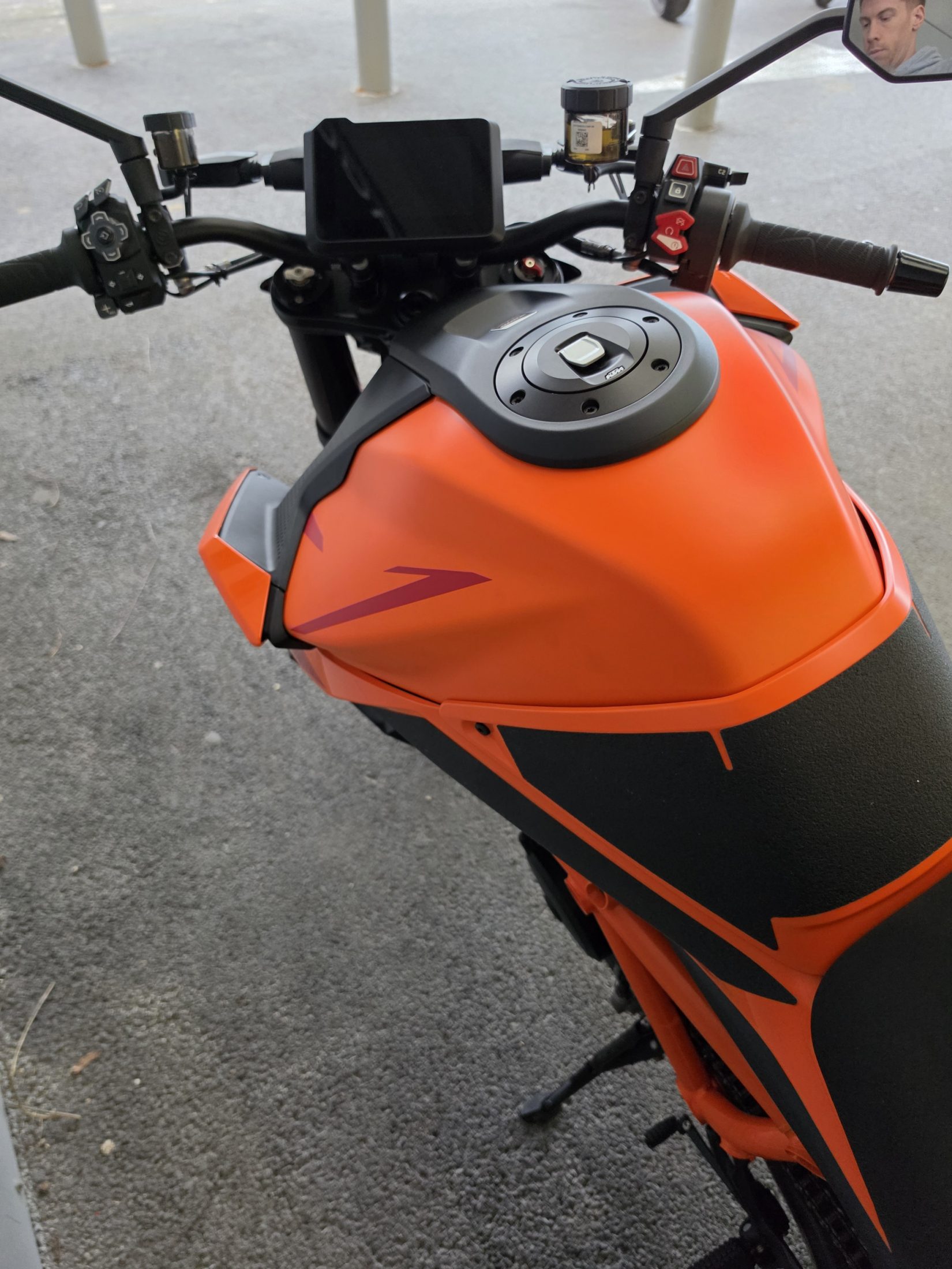 KTM 1390 SUPER DUKE R – Image 4
