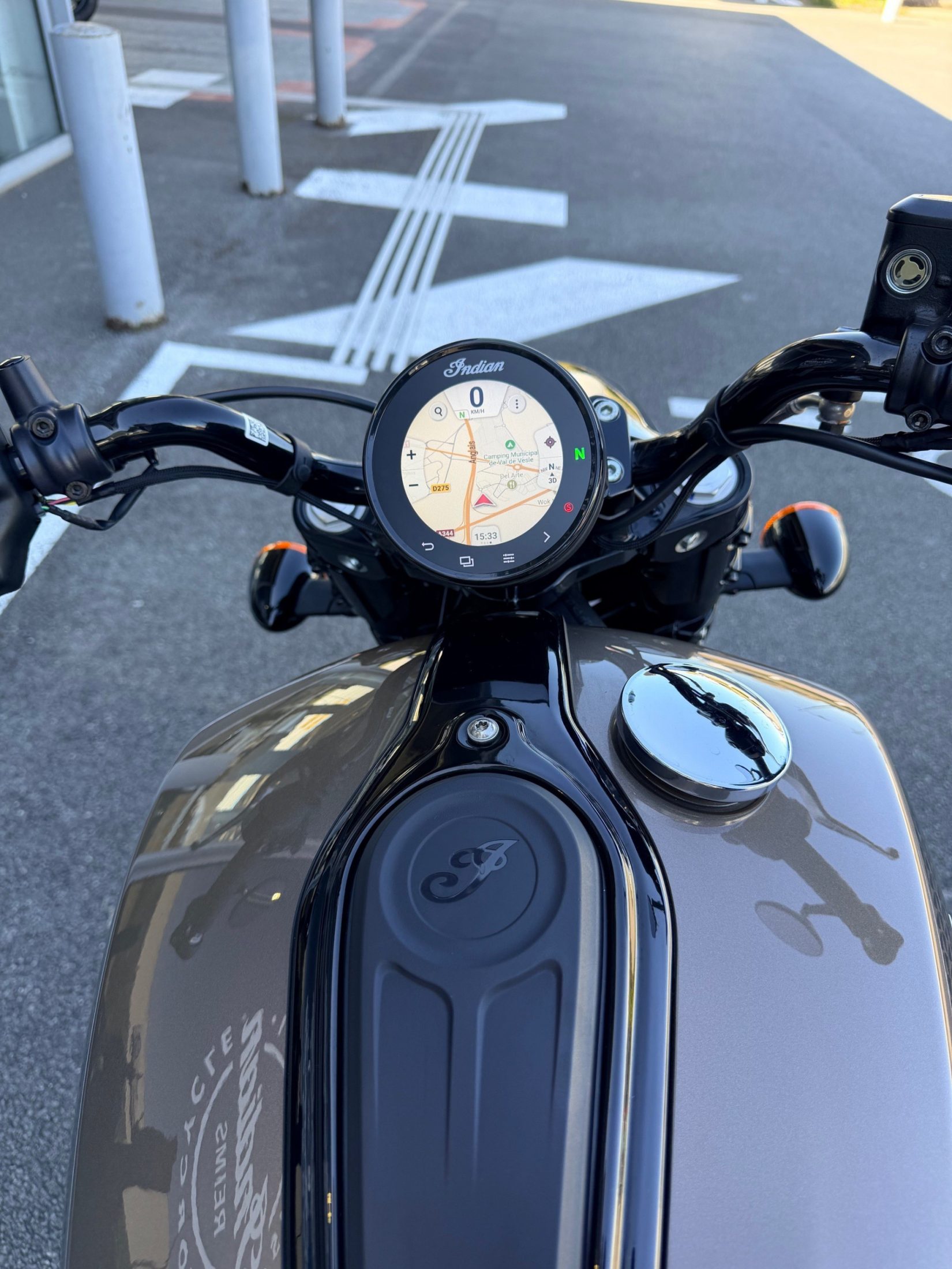 INDIAN SCOUT BOBBER 1250 LIMITED + TECH – Image 2