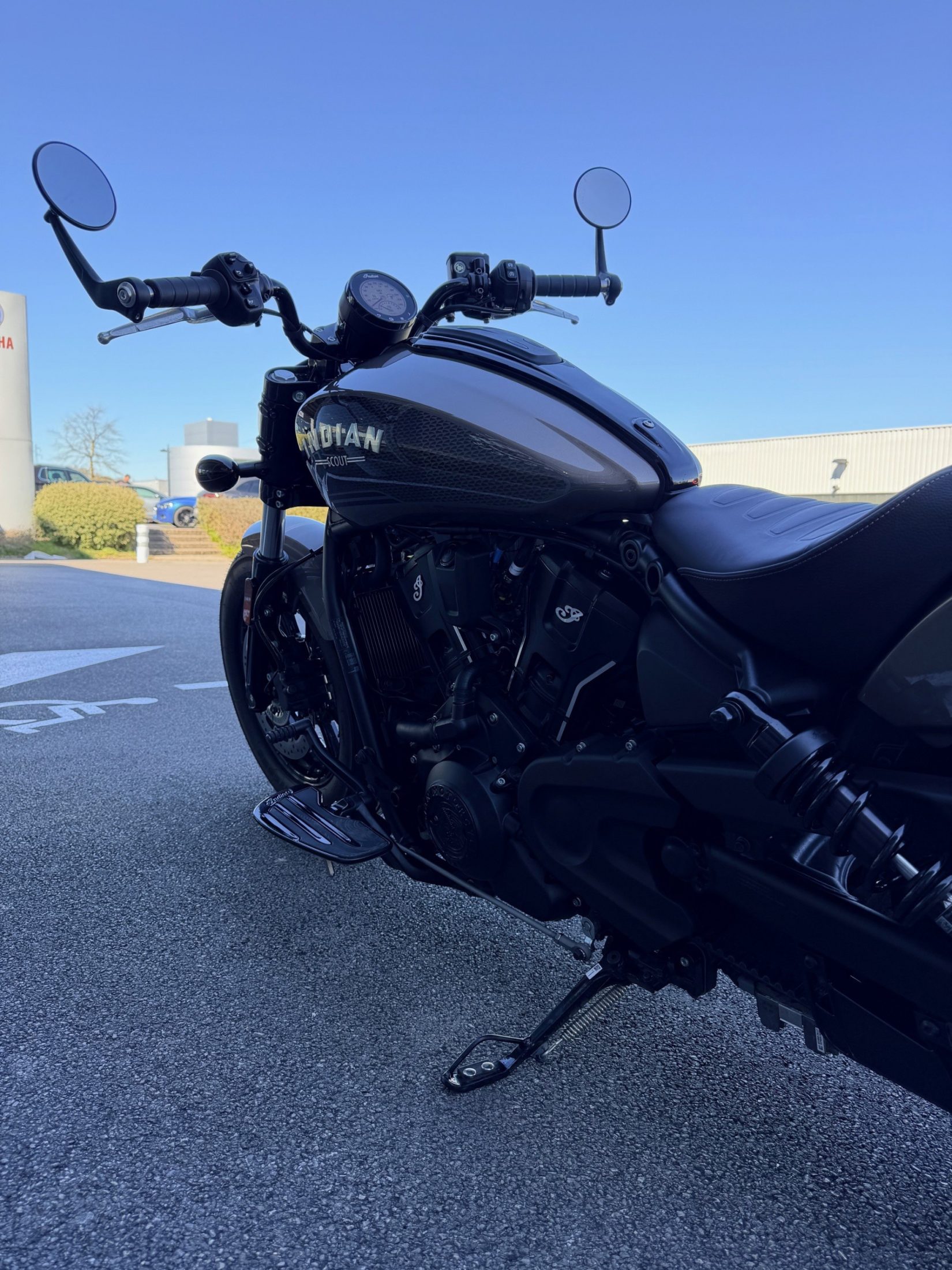 INDIAN SCOUT BOBBER 1250 LIMITED + TECH – Image 4