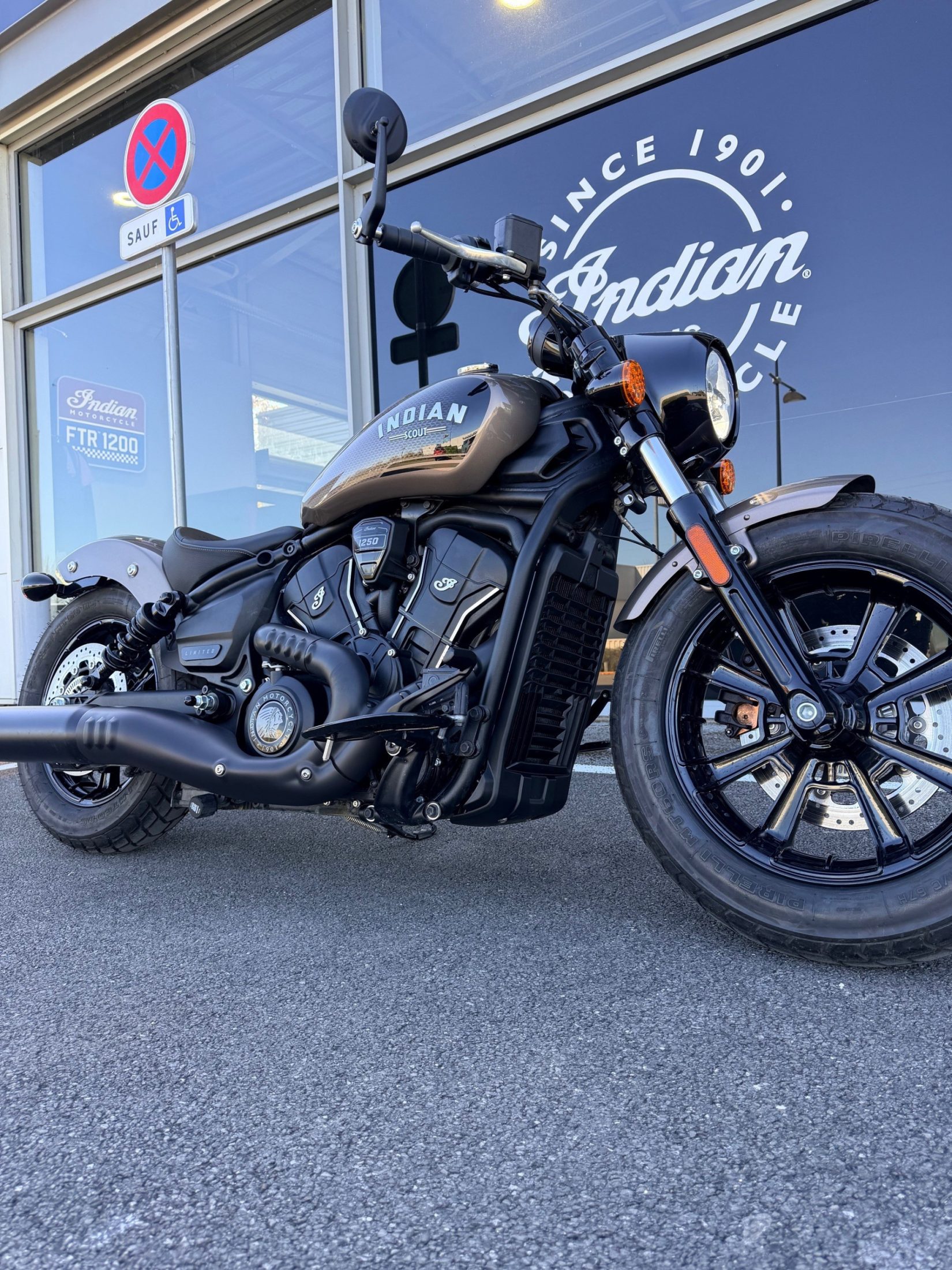 INDIAN SCOUT BOBBER 1250 LIMITED + TECH – Image 6