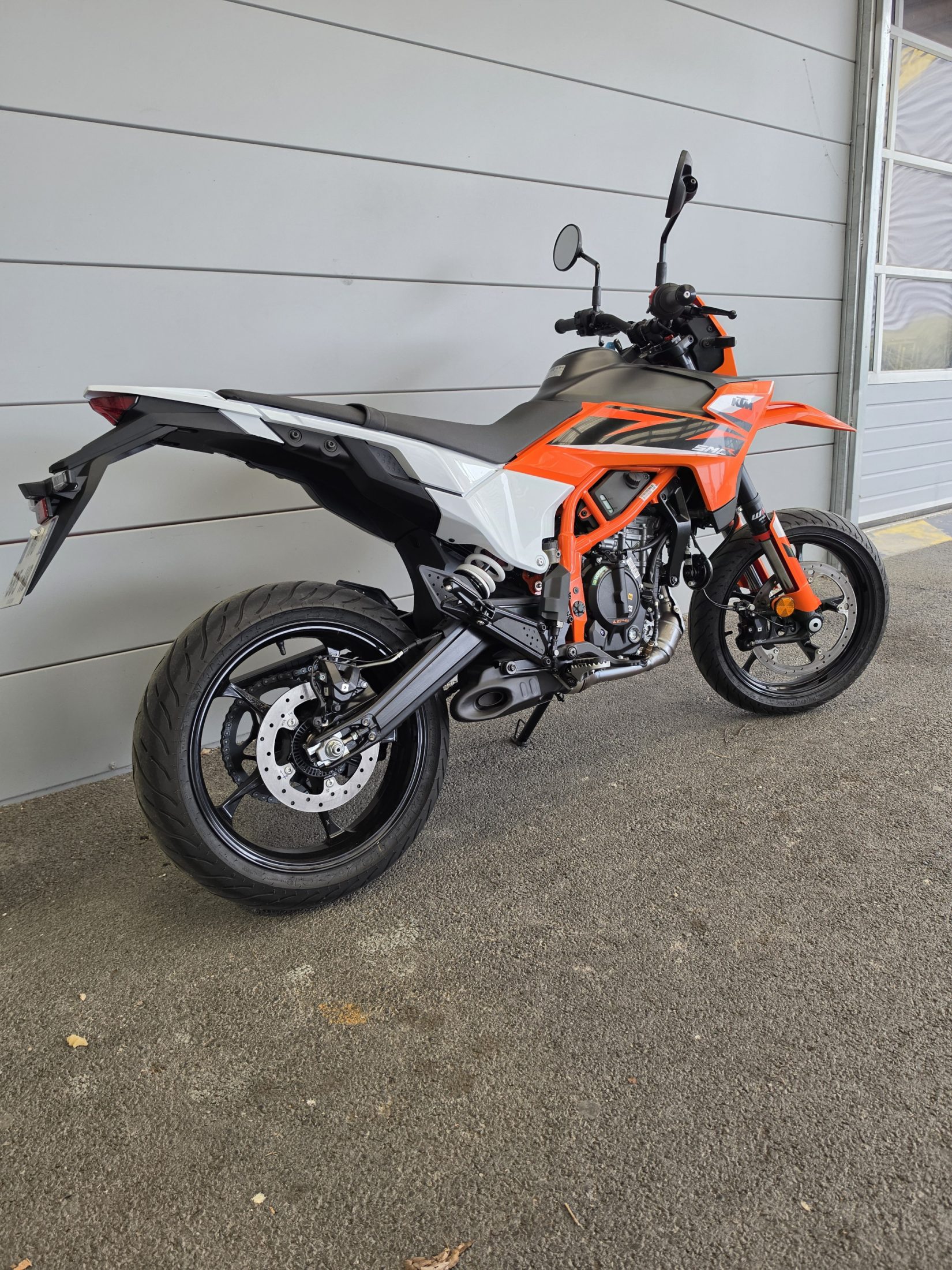KTM 125 SMC R – Image 3