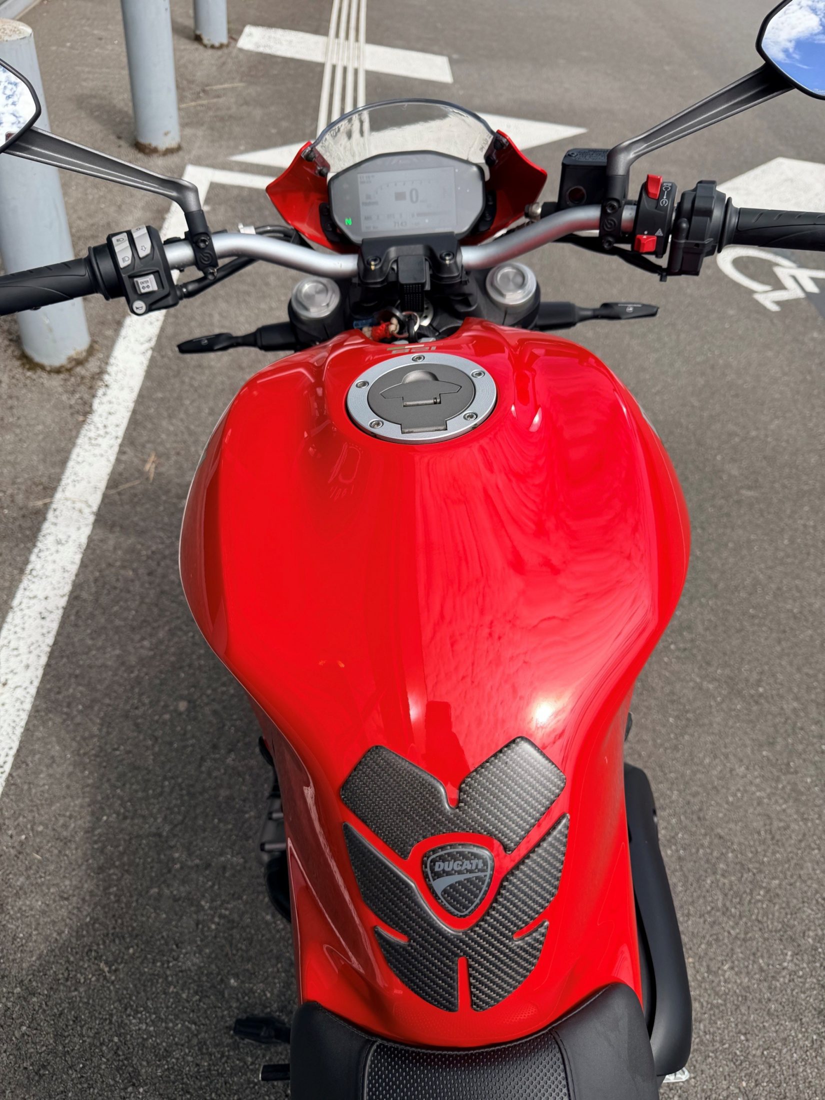 DUCATI MONSTER 821 – Image 4