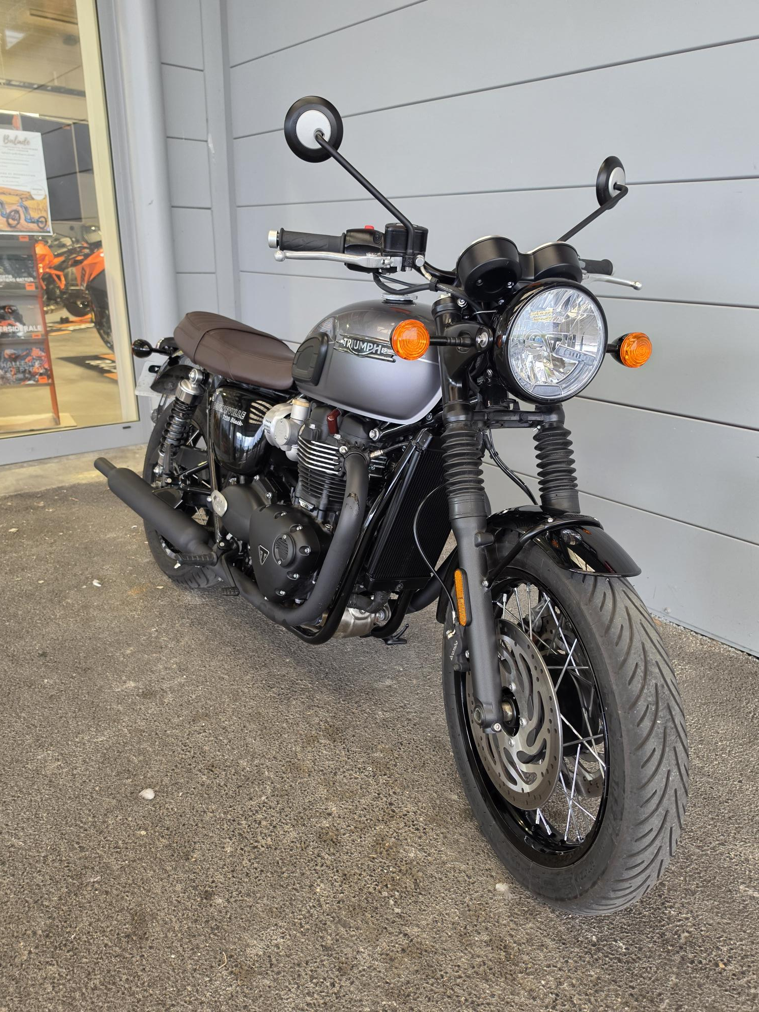 TRIUMPH Bonneville T120 Black – Image 2