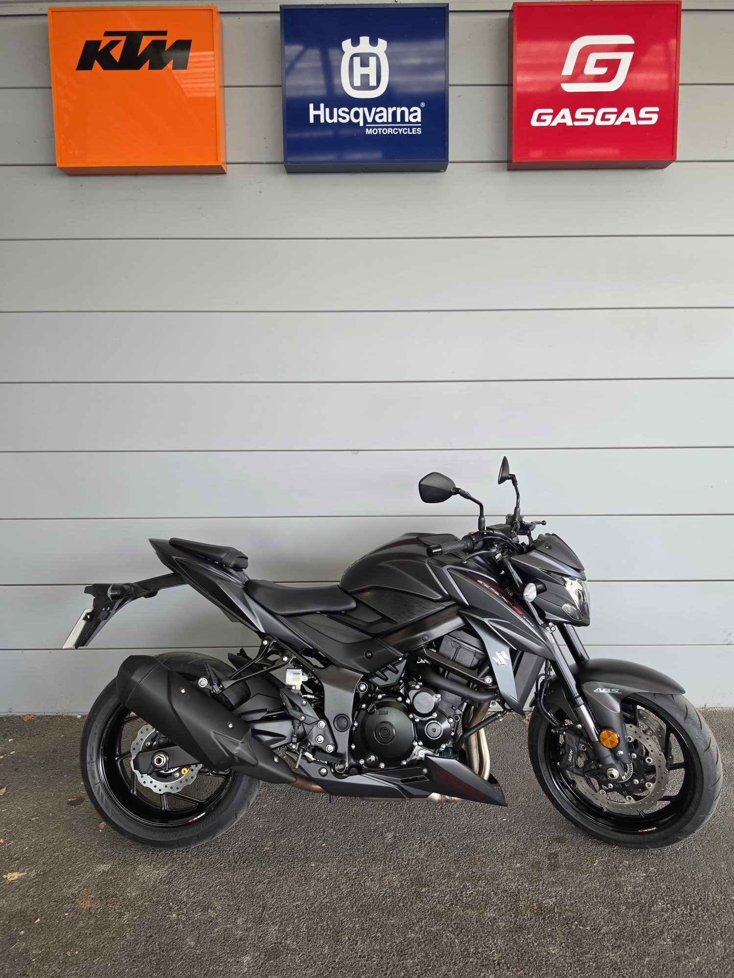 SUZUKI GSX-S 750